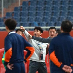 世界杯官方直播平台入口-郑智禁赛6场，6连平的西海岸会再陷困境吗？|中超|中足联|上海申花足球俱乐部|青岛西海岸|山东泰山_新浪体育_新浪新闻